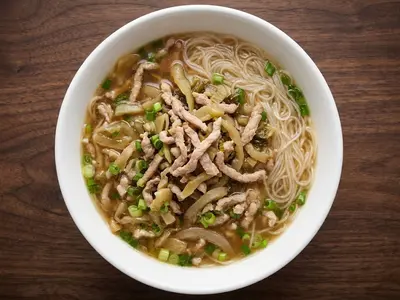 榨菜肉丝汤米粉